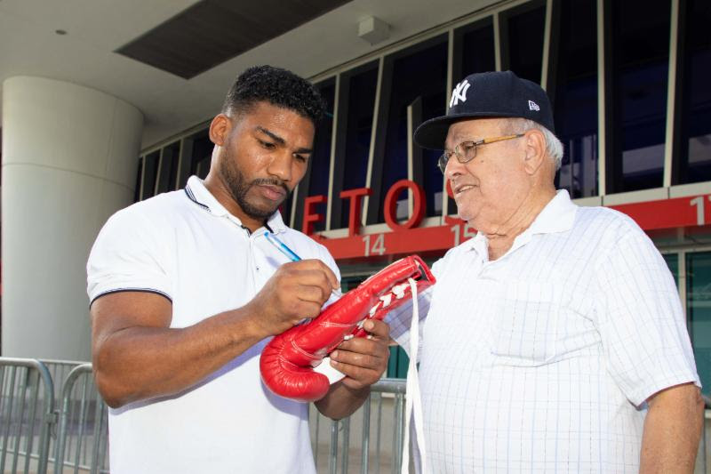 Gamboa Greets 1st Ticket Buyer at Marlins Park, Autographs His Glove then Heads to Gym for Workout