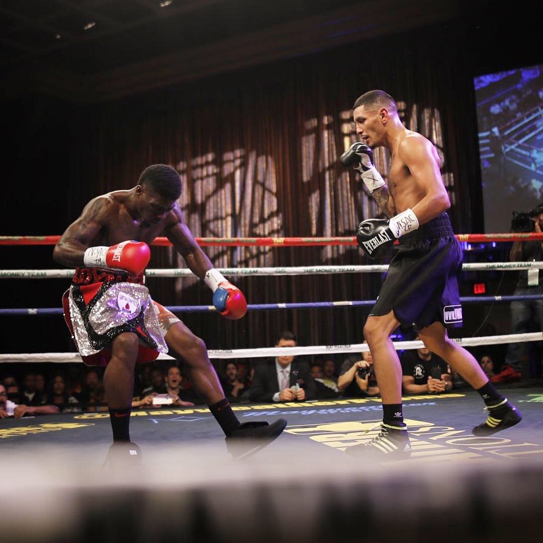 Juan Heraldez Remains Unbeaten, Defeating Maynard Allison By TKO