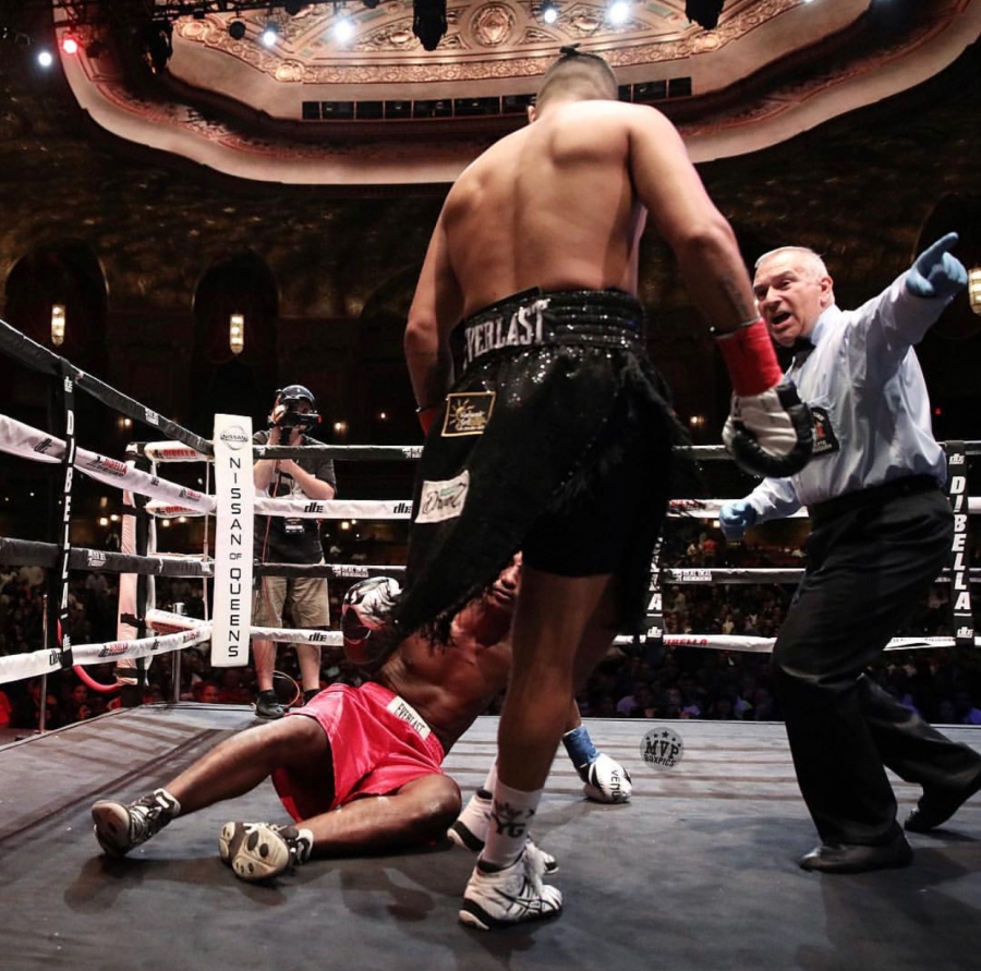Zhang Zhilei and Junior Younan Deliver Knockouts in Their Homecoming Victories