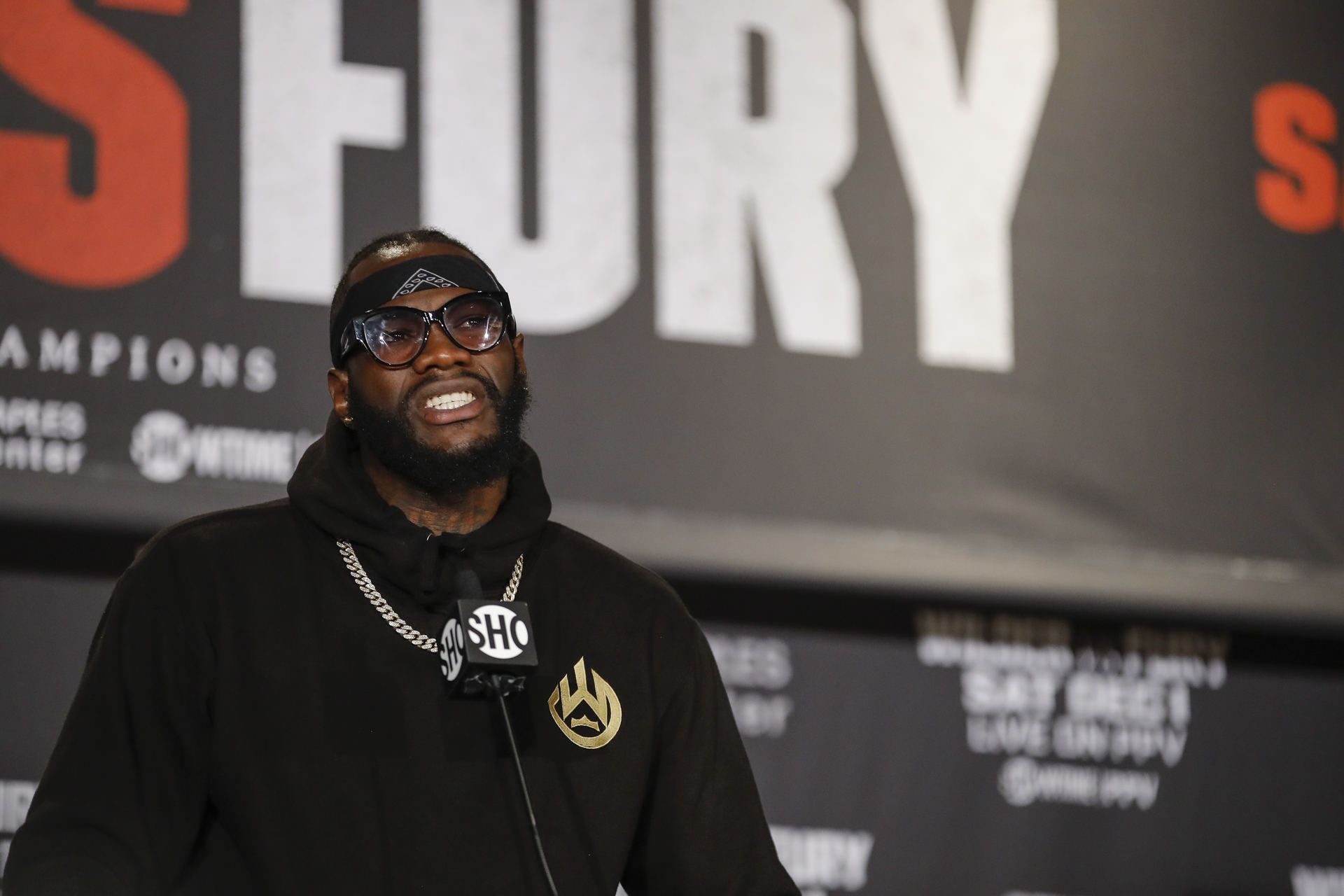 Alabama’s Nick Saban Sends Support to Deontay Wilder