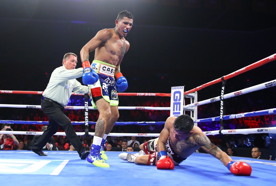 Instant Classic: Berchelt Stops Roman in 9