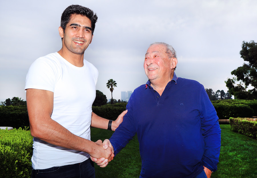 Top Rank Signs Vijender Singh