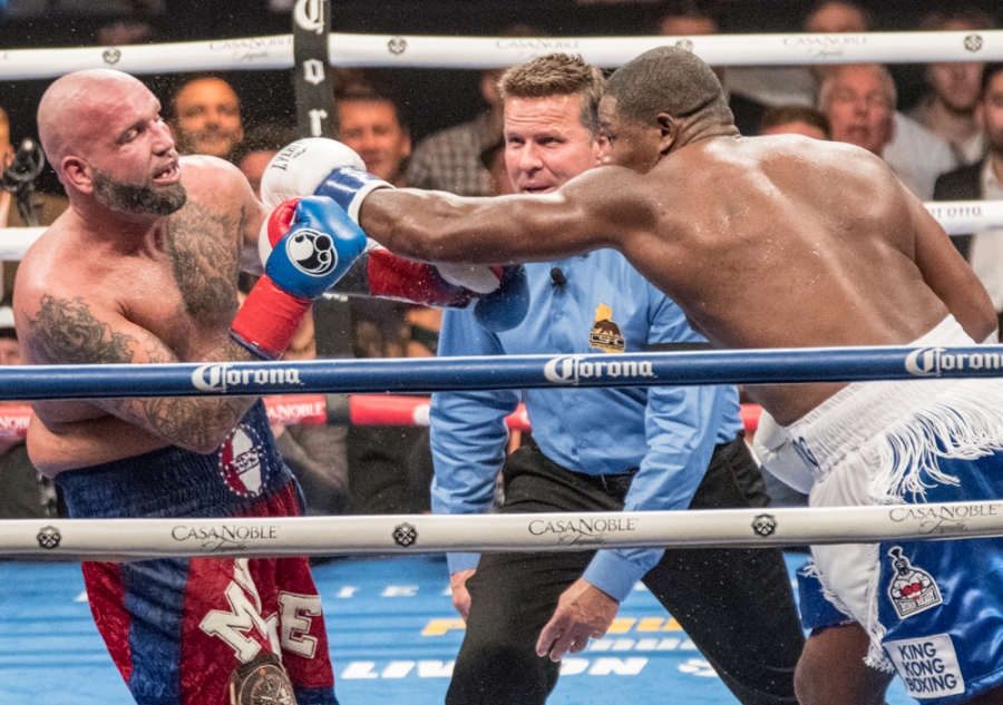 Luis Ortiz TKO’s Travis Kauffman in 10