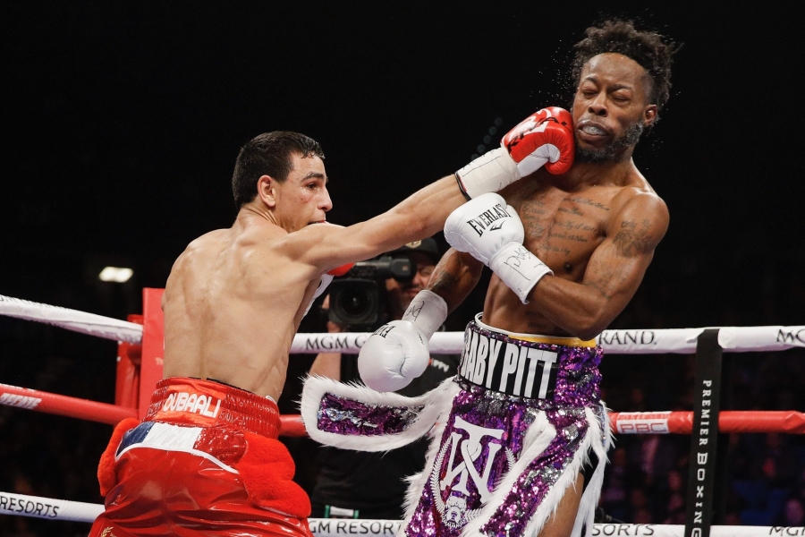 Nordine Oubaali Defeats Rau’shee Warren to become WBC Champion