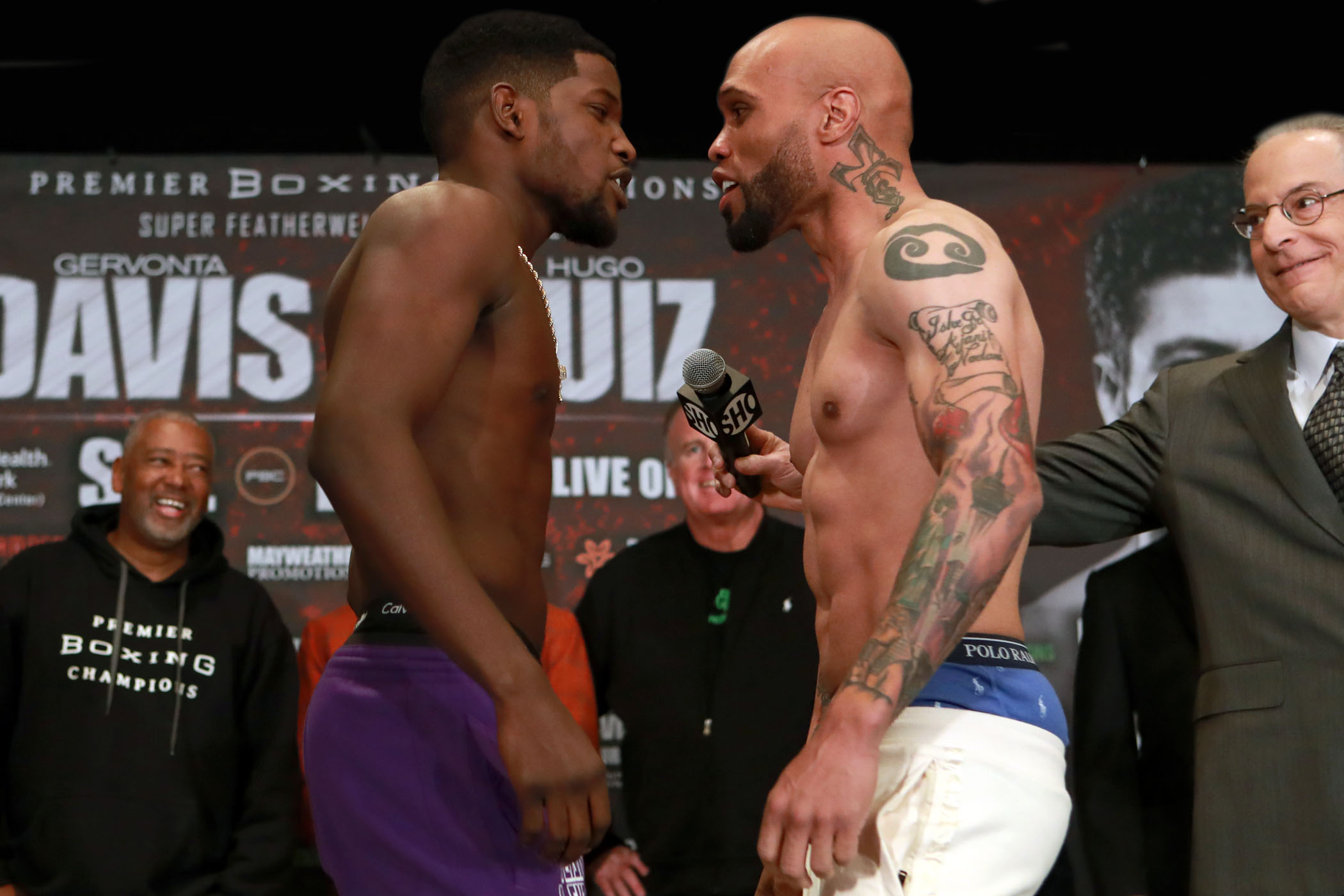 Erickson Lubin Stops and Retires Ishe Smith