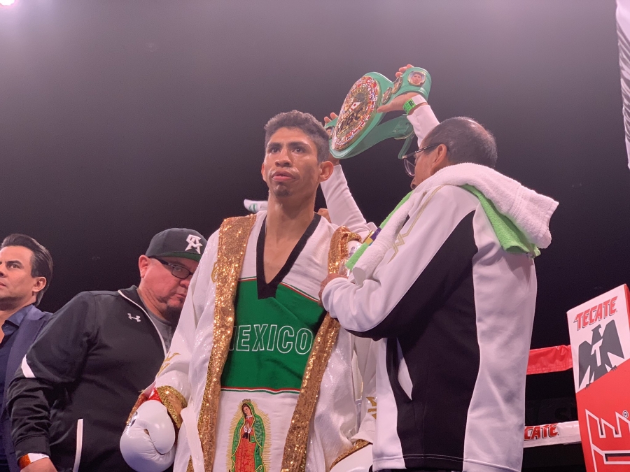Rey Vargas Wins Foul-Filled Fight Against Franklin Manzanilla