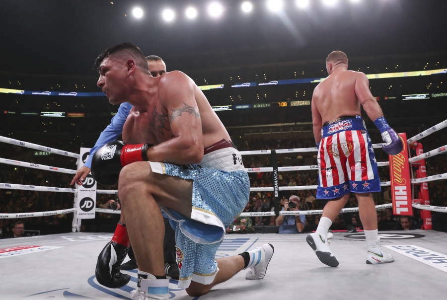 Billy Joe Saunders Stops Marcelo Coceres in 11 in US Debut