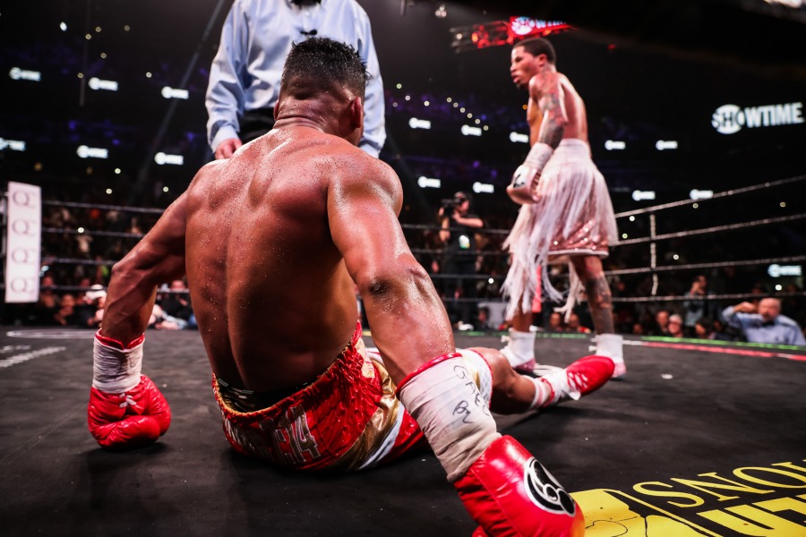Tank Davis Scores Knockout Over Yuriorkis Gamboa But Fails to Impress
