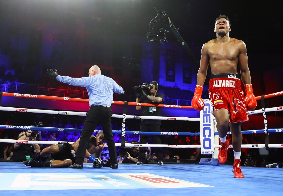 Photos | Eleider Alvarez vs. Michael Seals Fight Night