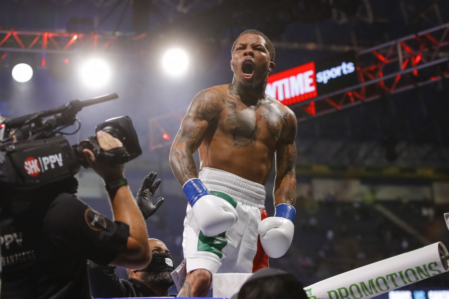 KO of the Year? Gervonta Davis Blasts Leo Santa Cruz in 6