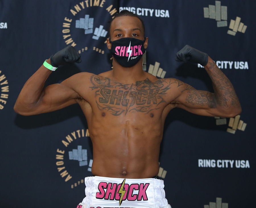 O’Shaquie Foster Dominates and Stops Miguel Roman in 9