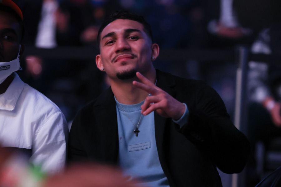 Teofimo Lopez to Lightweights: “I’m Coming To Take Your Head Off!”