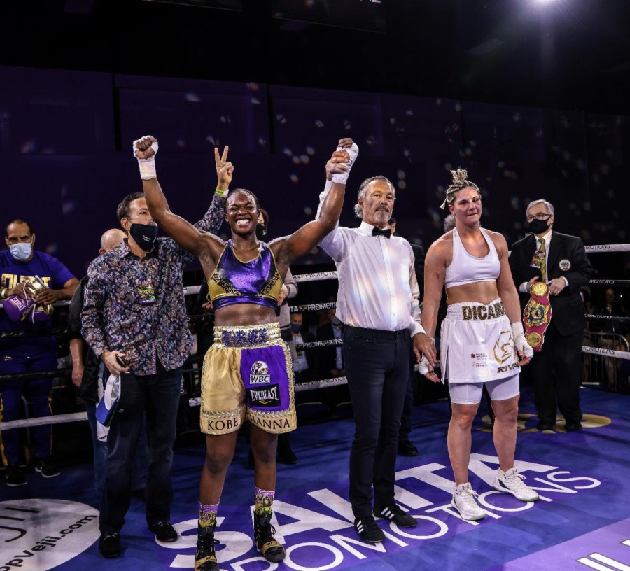 Claressa Shields Easily Decisions Marie-Eve Dicaire to Win Second Undisputed Championship