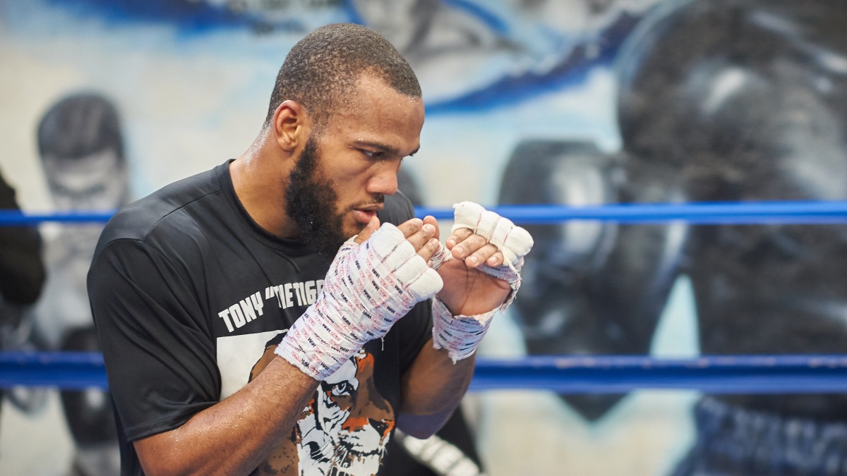 Julian Williams Discusses “Dream Fight” Against Jermell Charlo