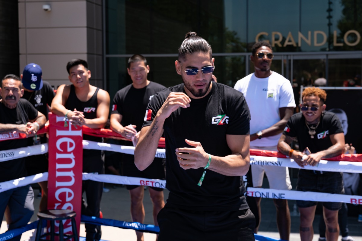 Zurdo vs. Barrera Media Workout Quotes & Photos