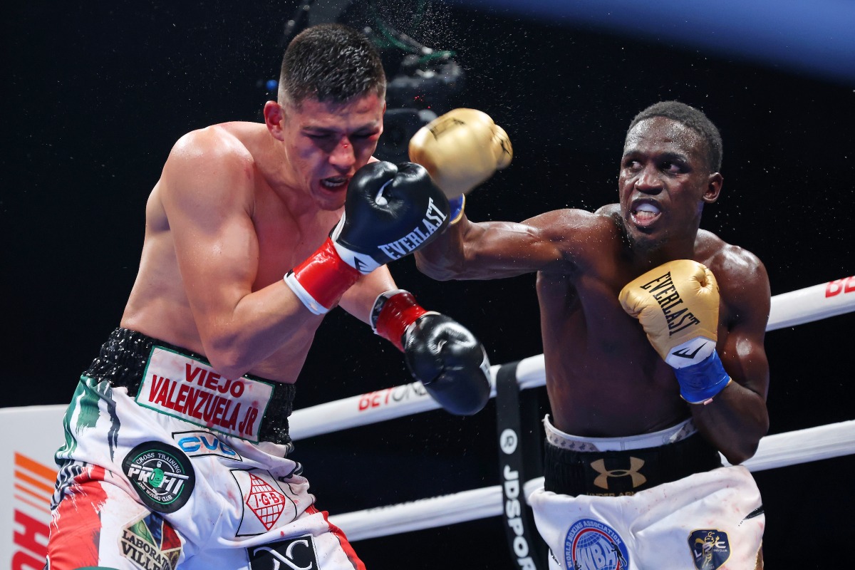 Cissokho vs. Valenzuela: Crazy Round 4!