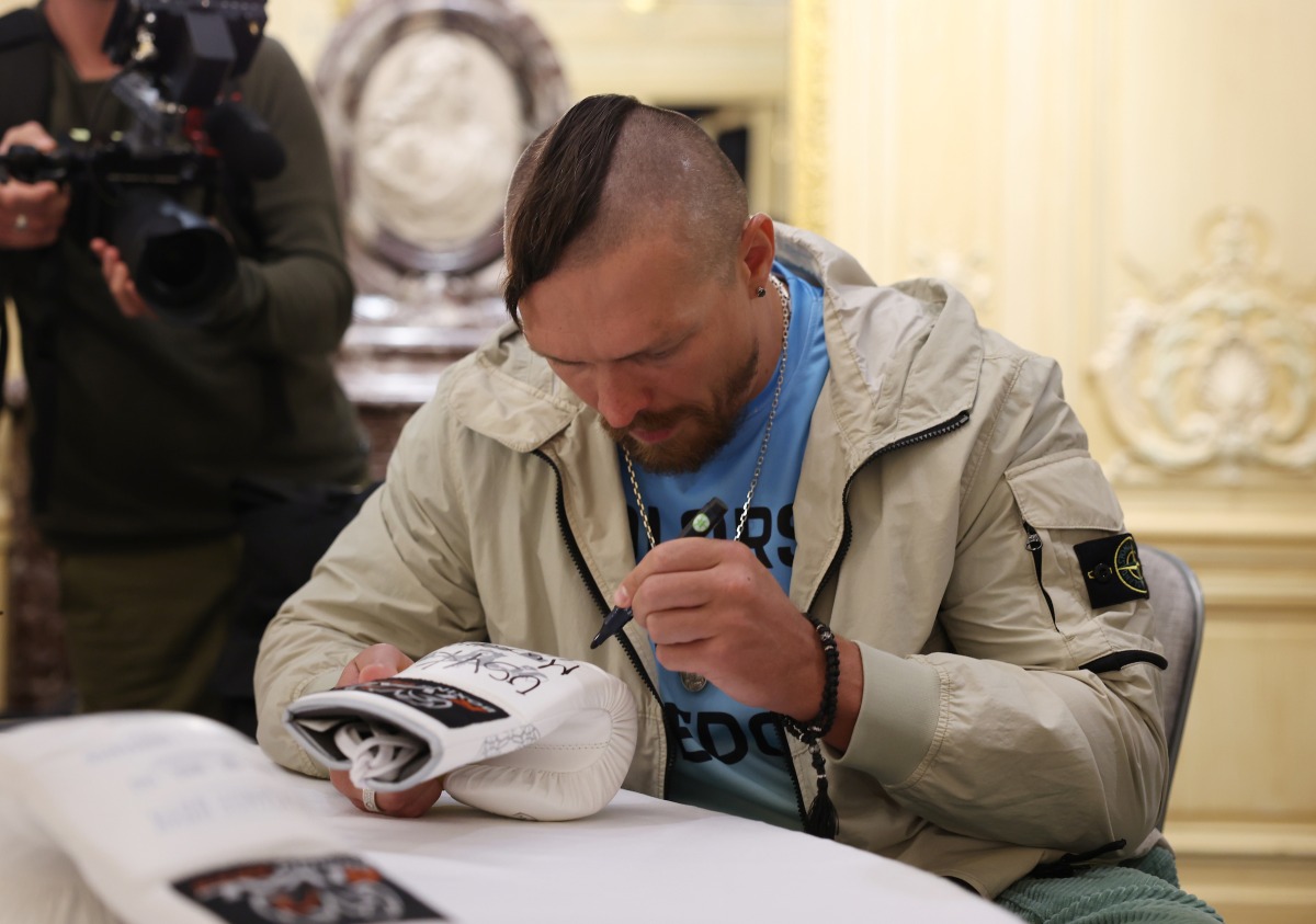 Oleksandr Usyk Autograph