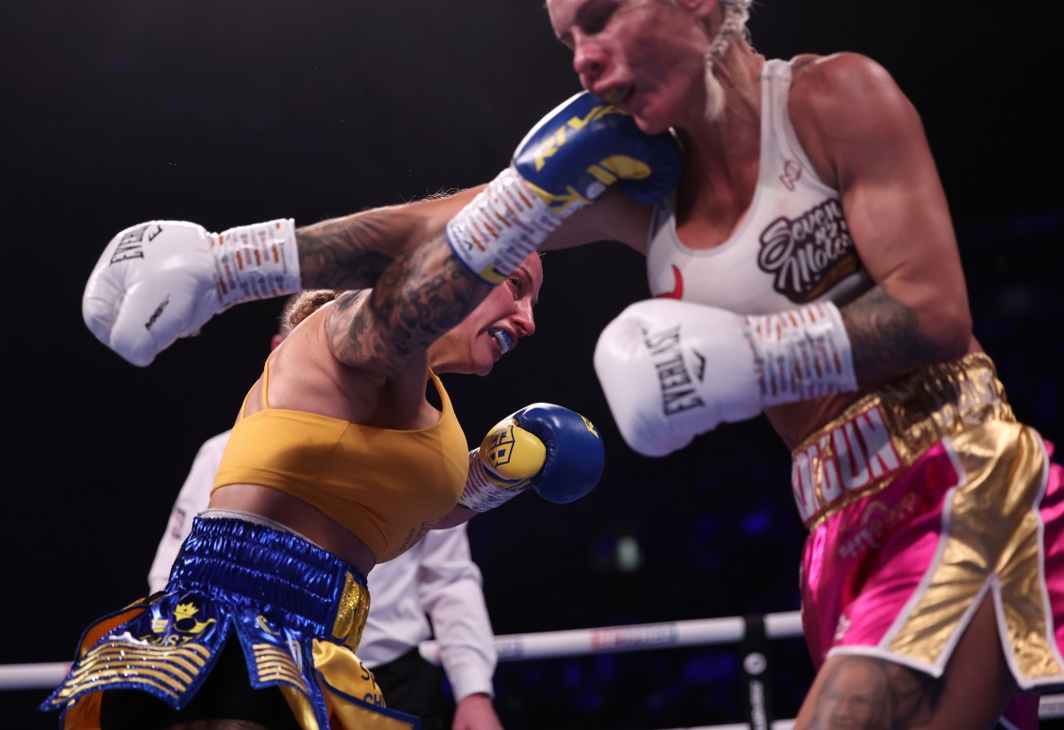 Ebanie Bridges vs. Shannon O'Connell Photos & Fight Highlights